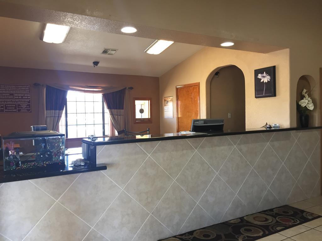 Royal Inn Pearsall Esterno foto
